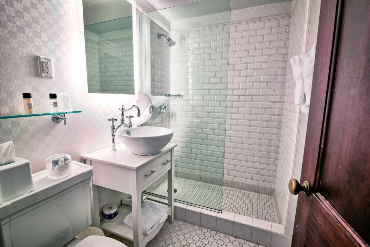 | Exeter Inn