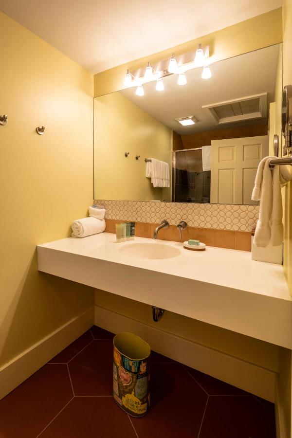 | Hotel Broad Ripple
