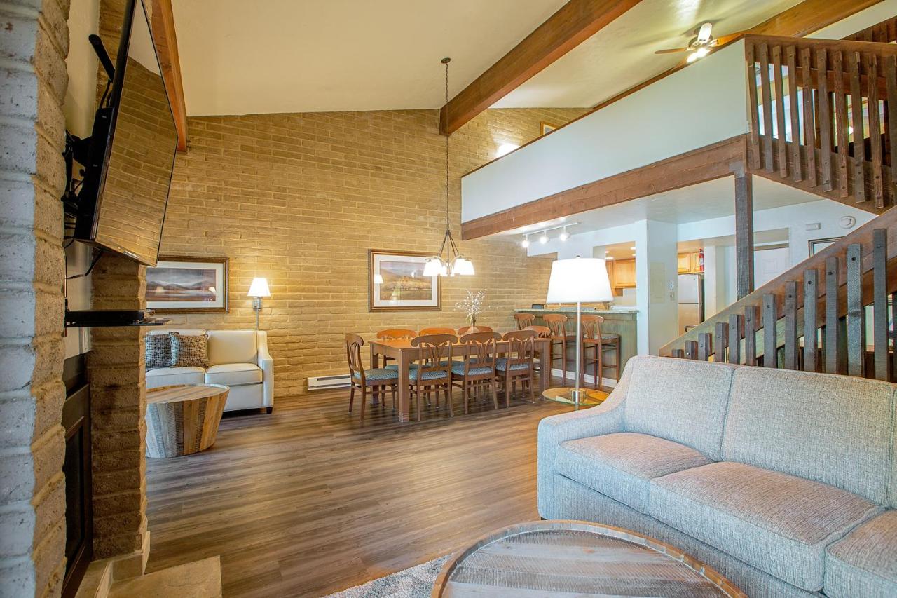 | Sandstone Creek Club Condominiums