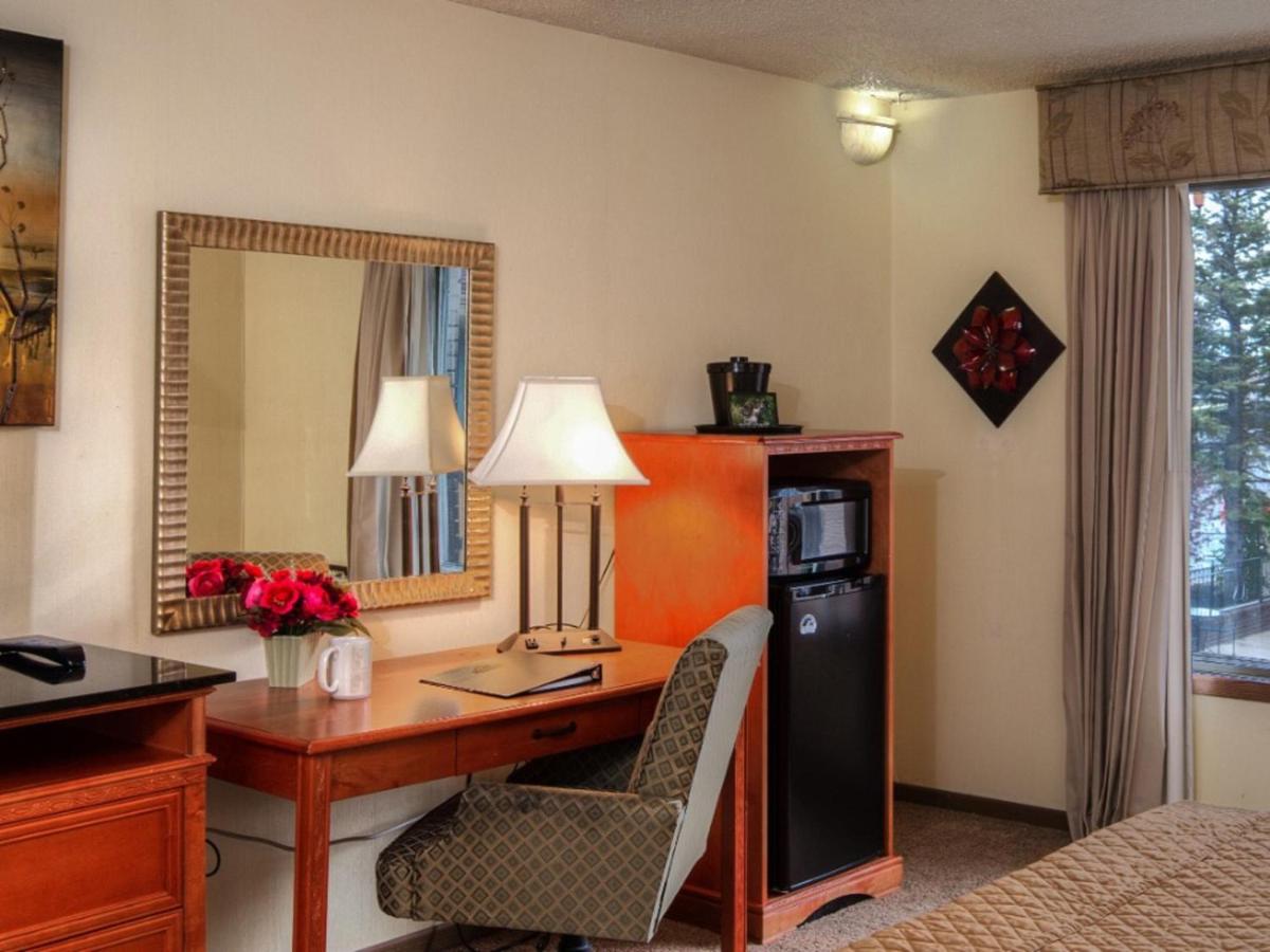 | The Foothills Inn