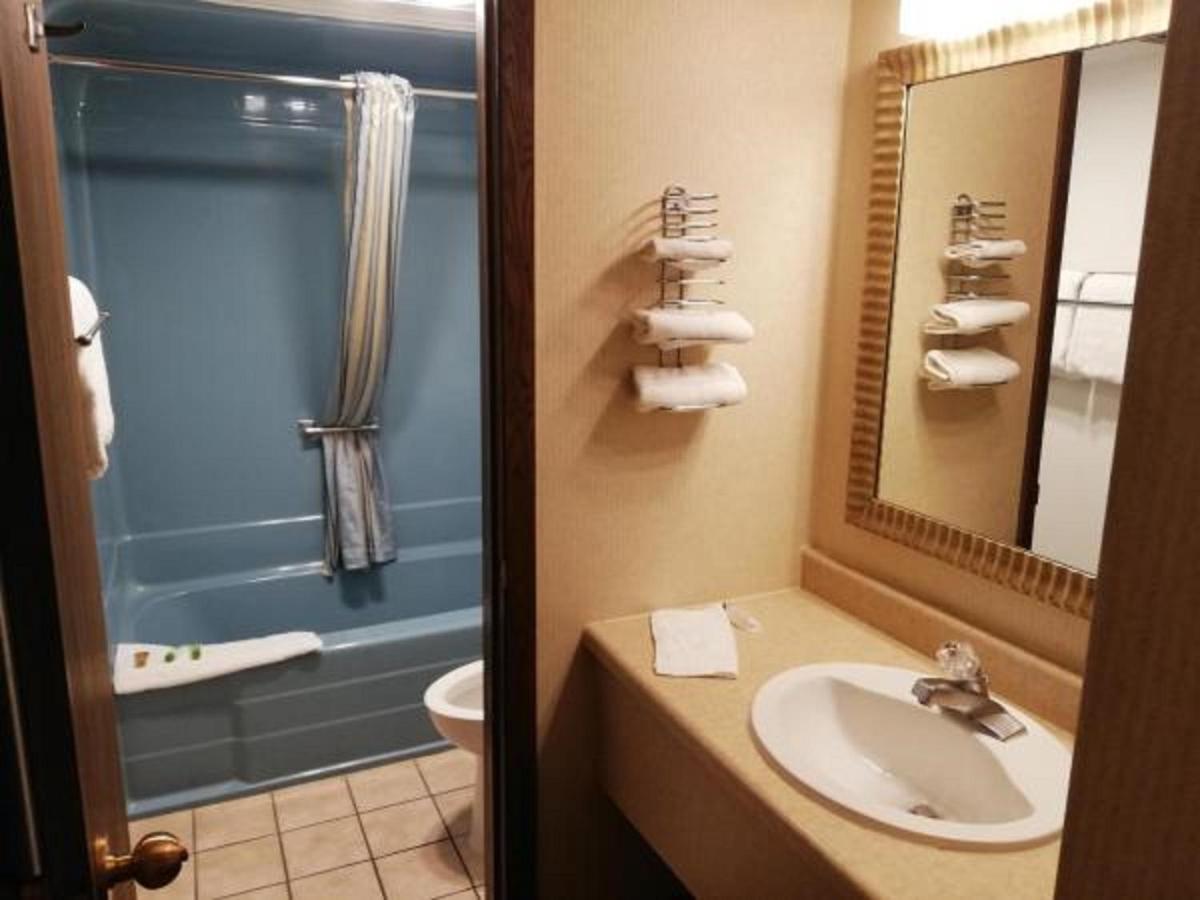 | The Foothills Inn