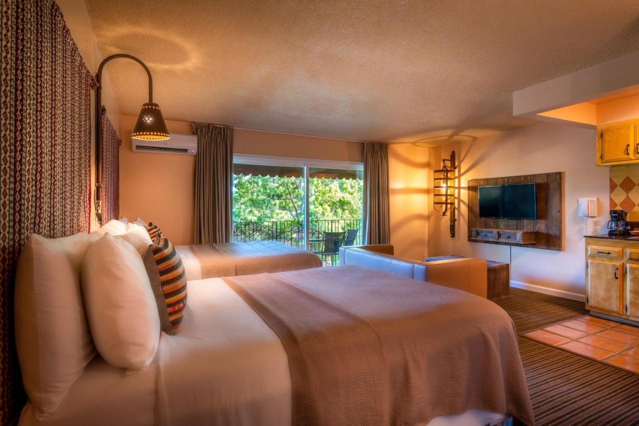 Queen Kitchen Studio at Hotel Pepper Tree Boutique Kitchen Studios - Anaheim