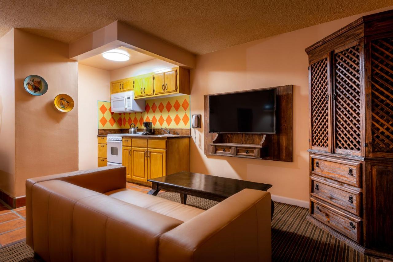 | Hotel Pepper Tree Boutique Kitchen Studios - Anaheim