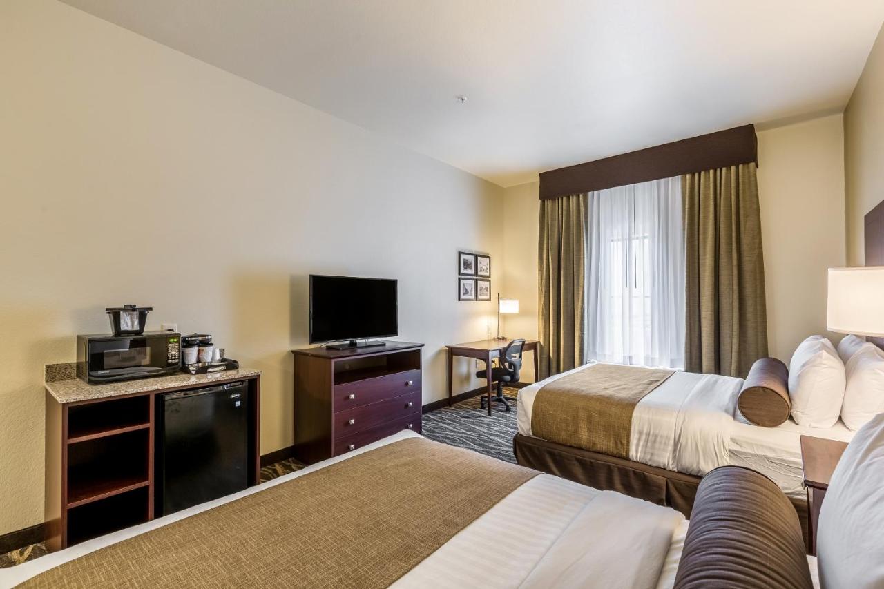 Queen Room - Disability Access at Cobblestone Hotel & Suites - Hartford