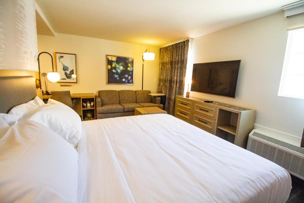 King Room at Hyatt Place Santa Barbara