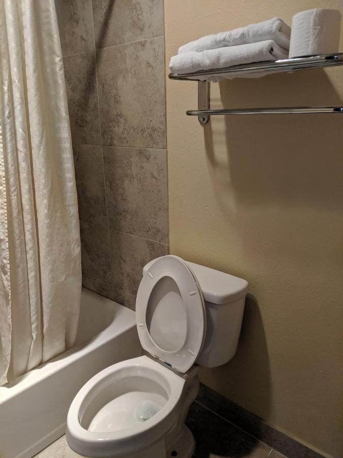  | Executive Inn Woodward