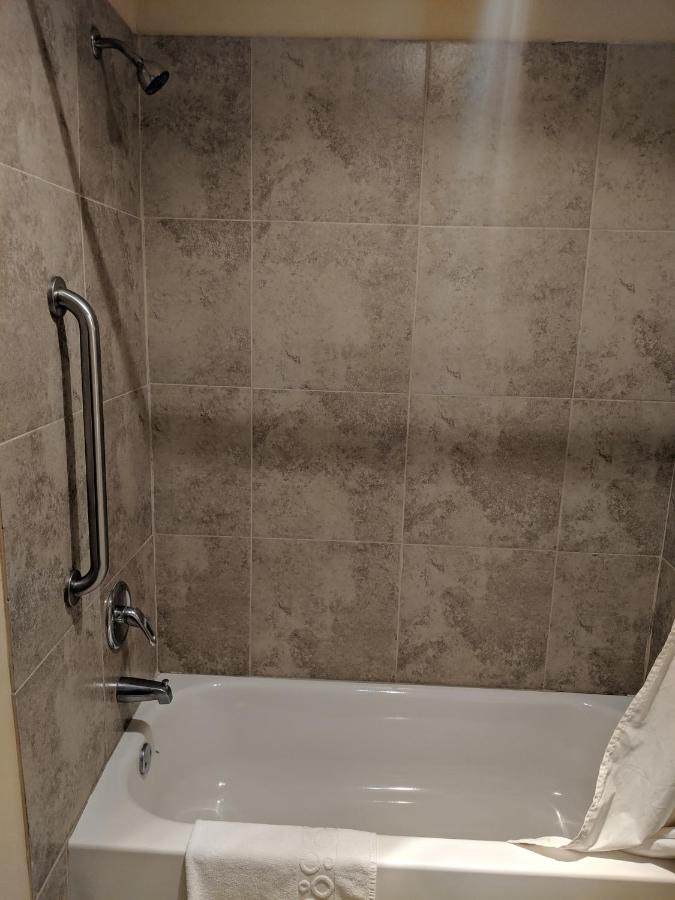  | Executive Inn Woodward