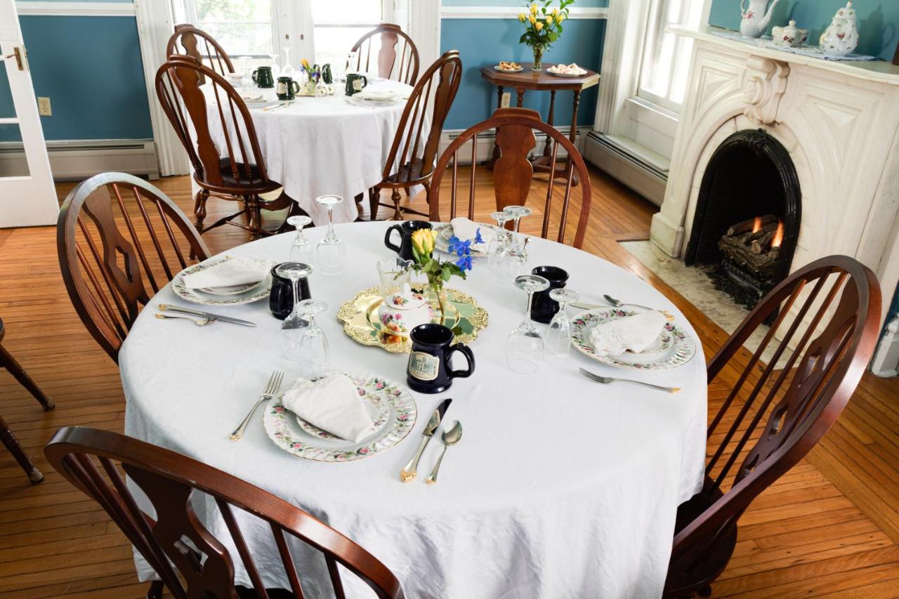 | Rosemont Inn