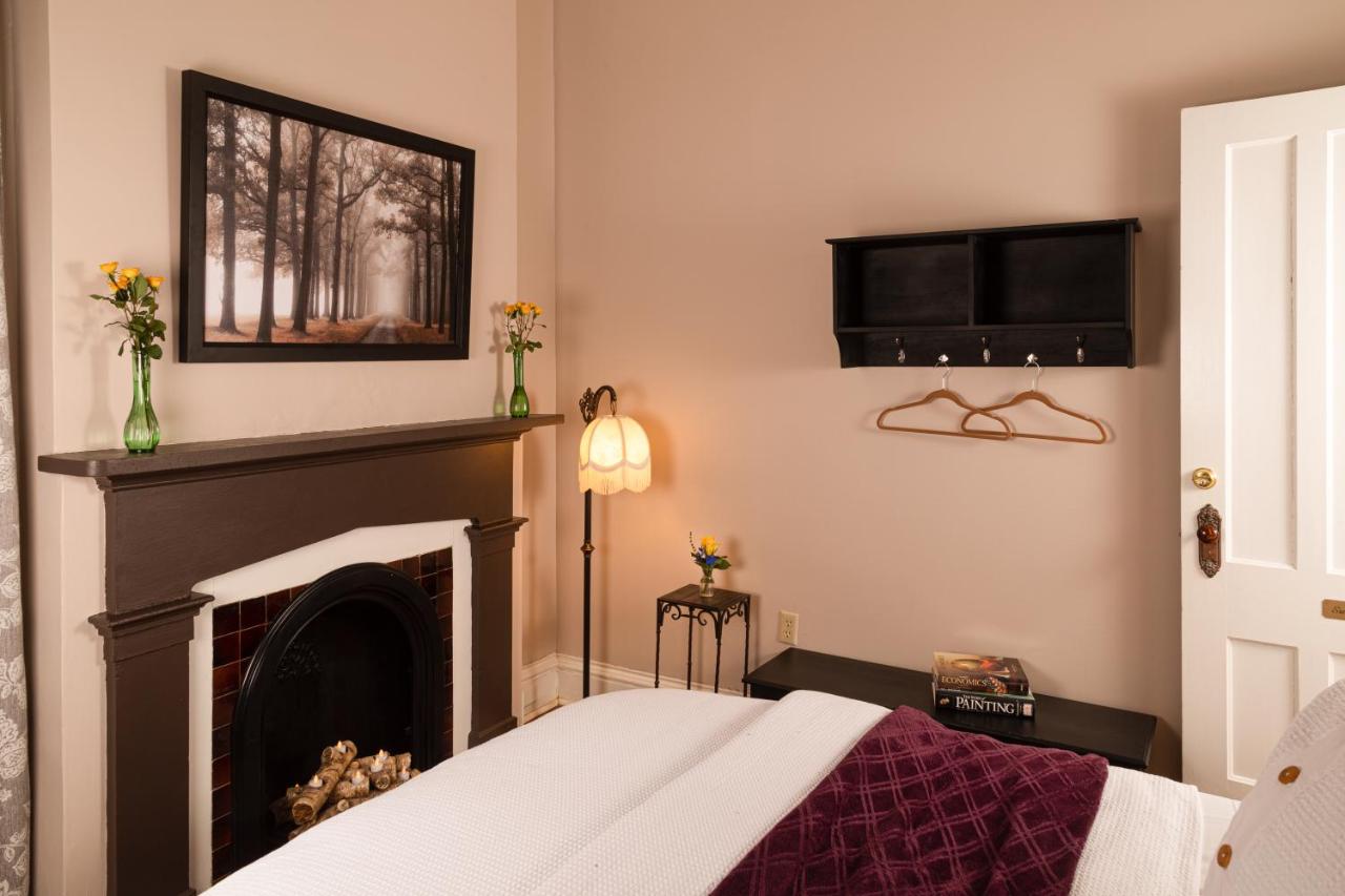 | Rosemont Inn