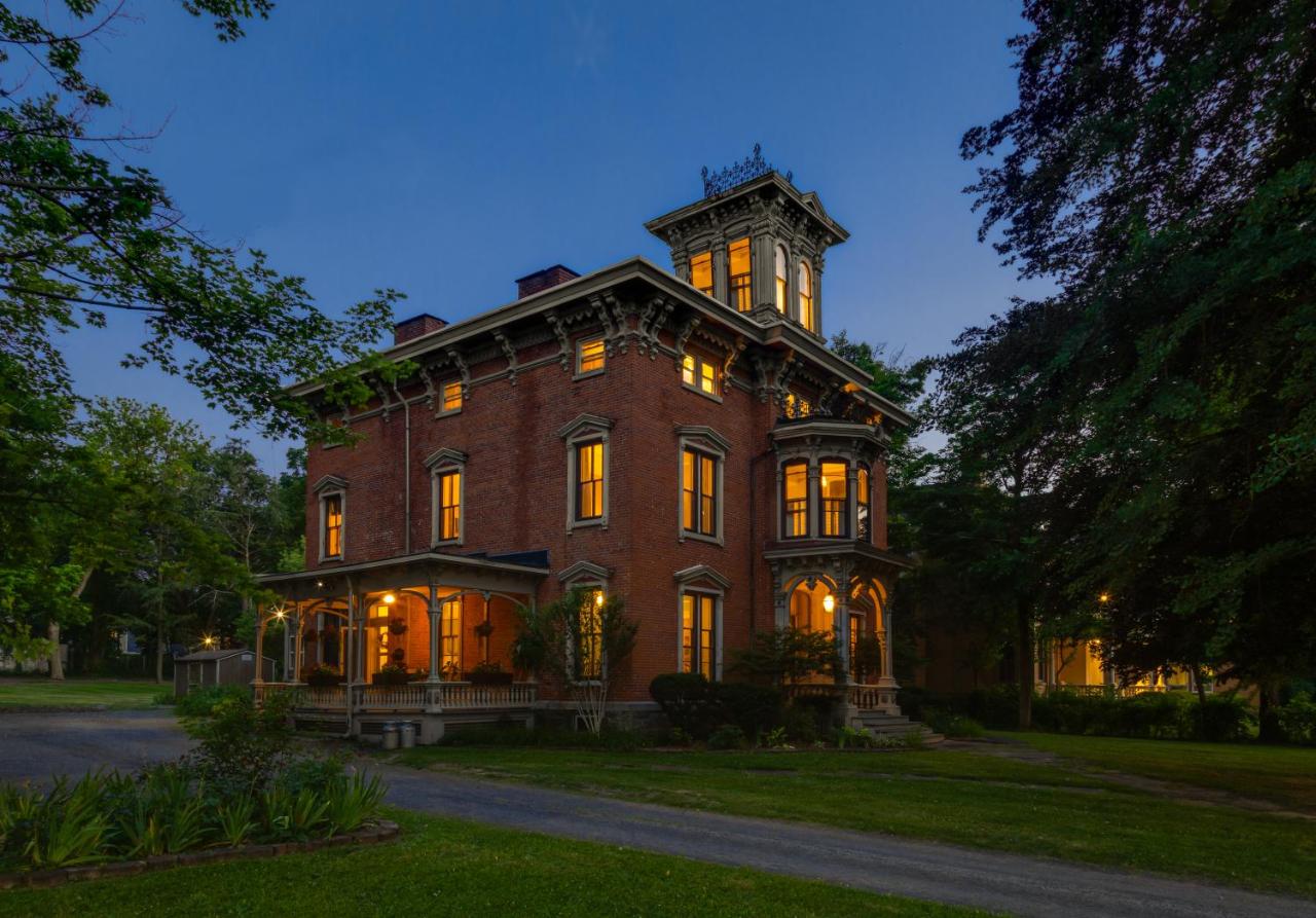 | Rosemont Inn