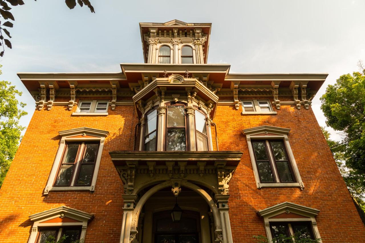 | Rosemont Inn