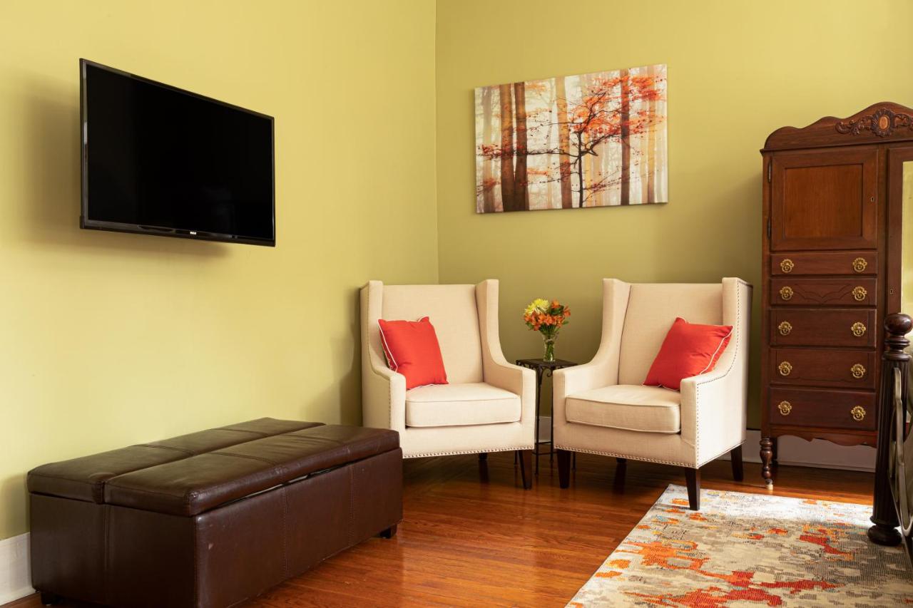 | Rosemont Inn