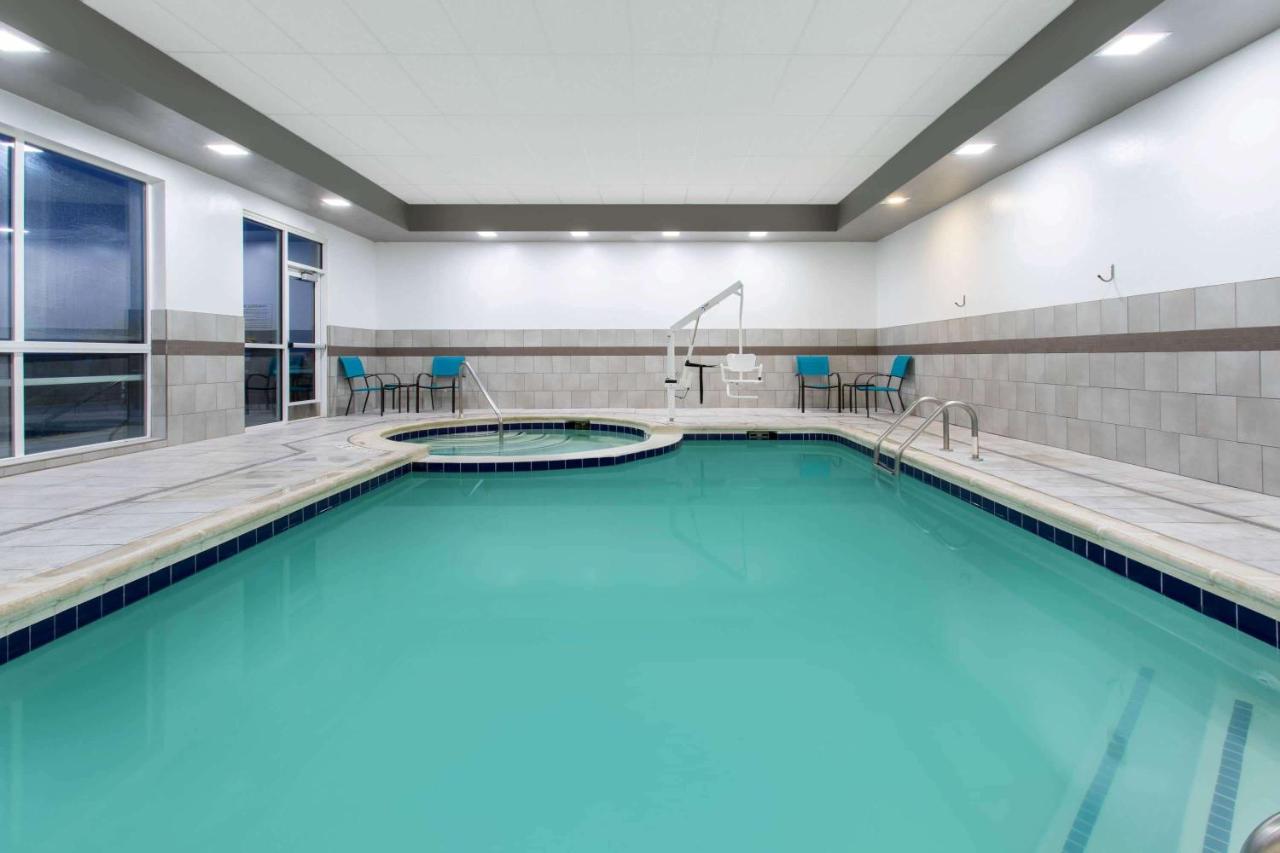 Queen Studio Suite - Non-Smoking at Hawthorn Extended Stay by Wyndham Loveland