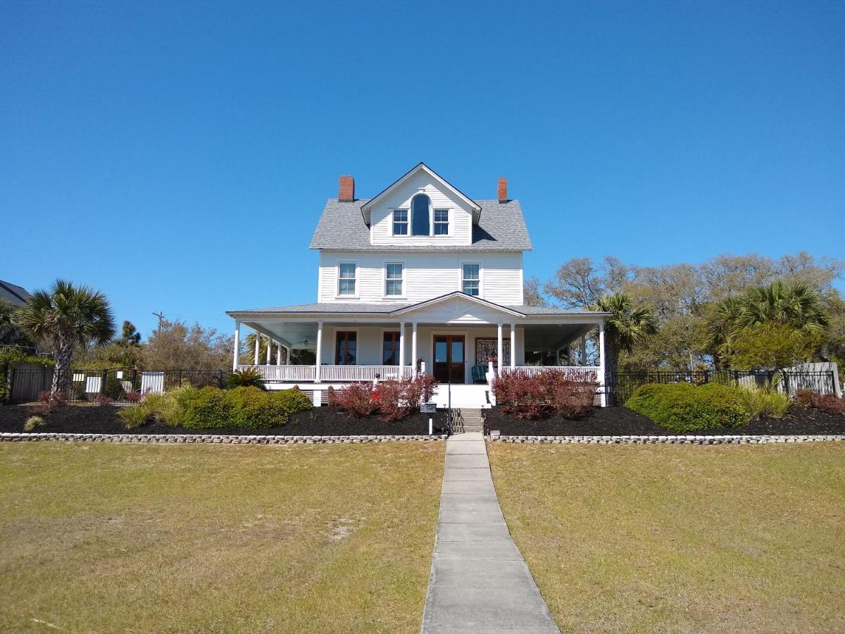 | Surf Song Bed & Breakfast