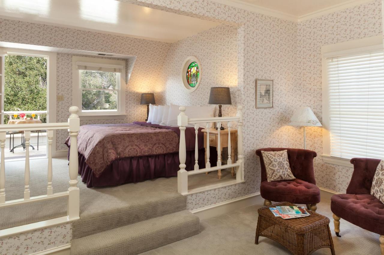 | Cheshire Cat Inn & Cottages