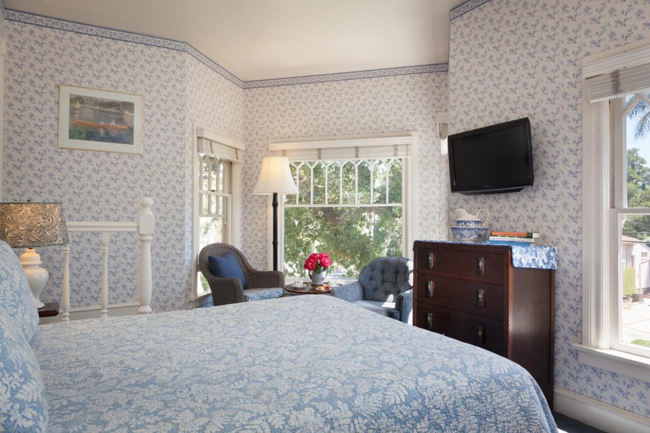 | Cheshire Cat Inn & Cottages