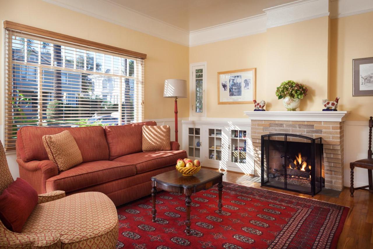 | Cheshire Cat Inn & Cottages