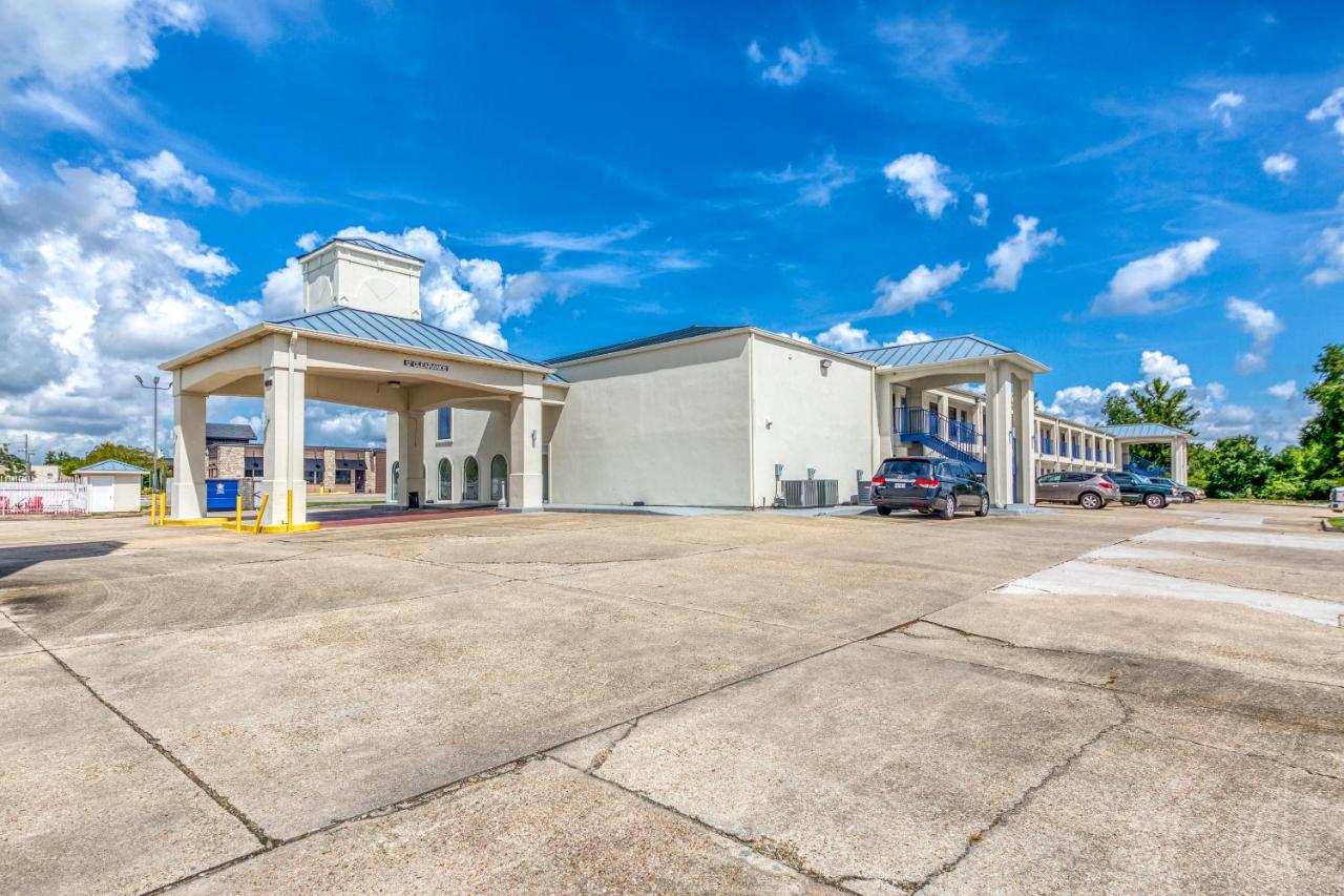  | OYO Hotel Denham Springs I-12