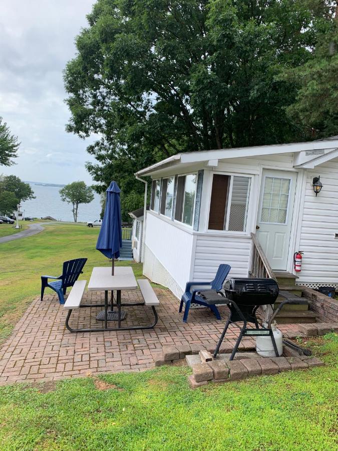| West Winds Motel & Cottages