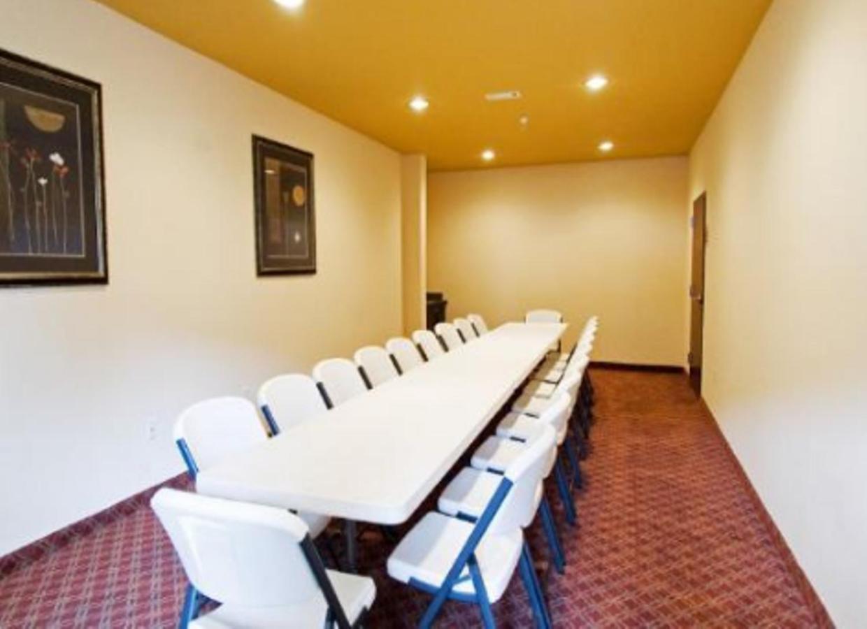 | Garden Inn Hotel