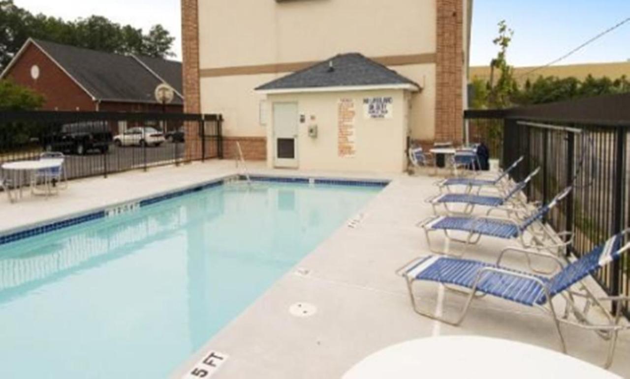| Garden Inn Hotel