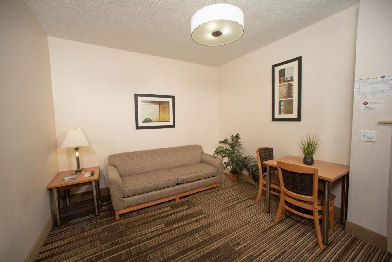 One-Bedroom Suite at Northfield Inn, Suites & Conference Center