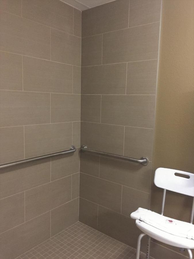 King Suite - Disability Access/Non-Smoking at Comfort Suites Regency Park