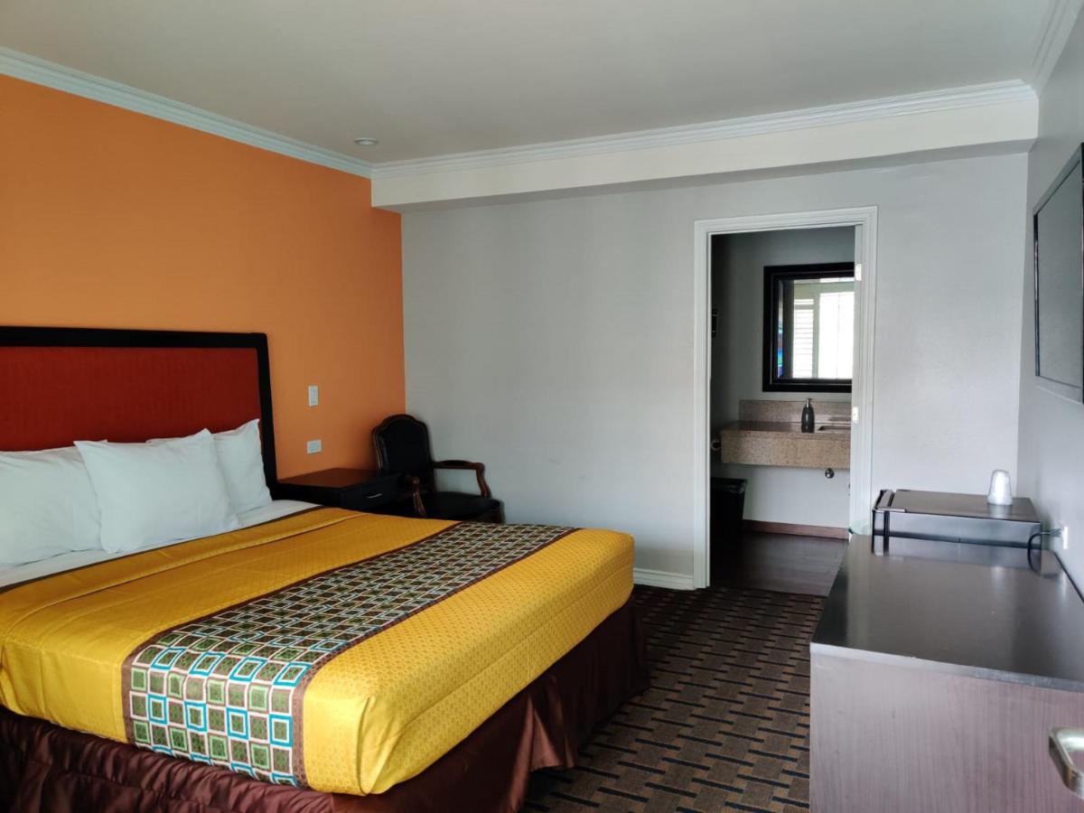 King Room at LYFE INN & SUITES by AGA - LAX Airport