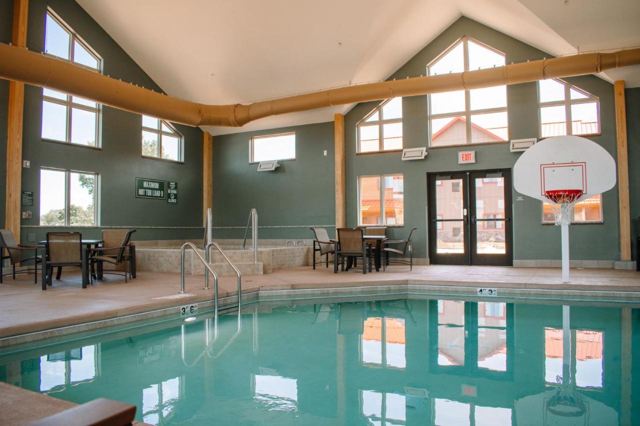 | The Lodge at Mauston