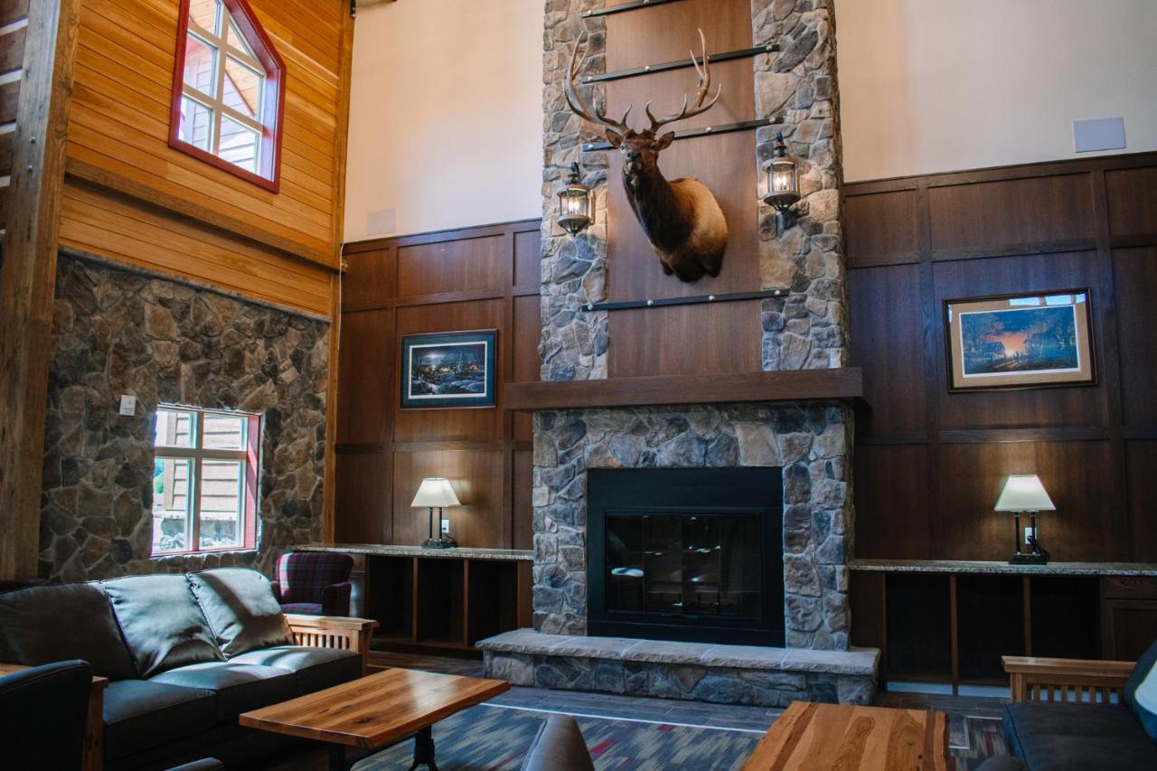 | The Lodge at Mauston