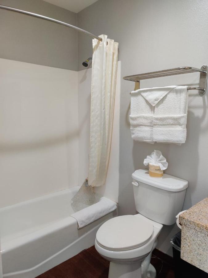 King Room at LYFE INN & SUITES by AGA - LAX Airport
