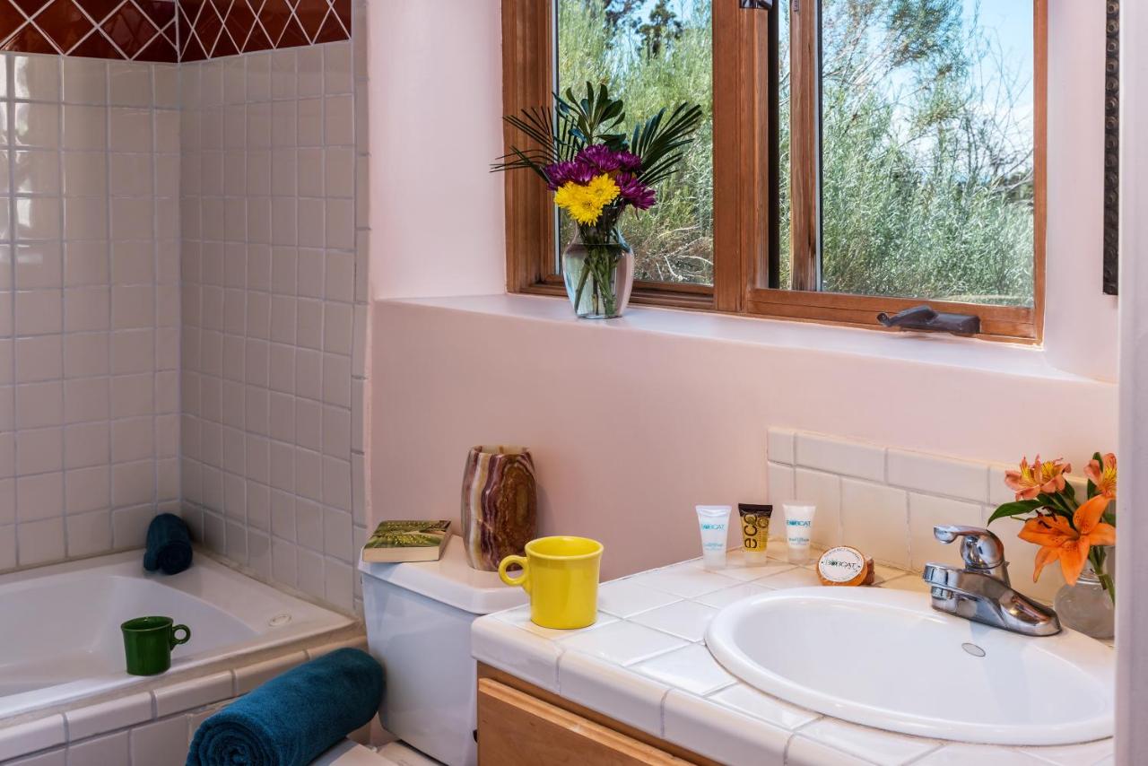 | Bobcat Inn