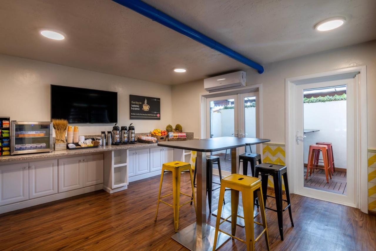 | Hotel Pepper Tree Boutique Kitchen Studios - Anaheim