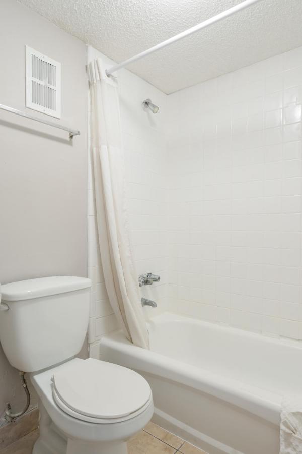  | Bayside Inn Pinellas Park - Clearwater