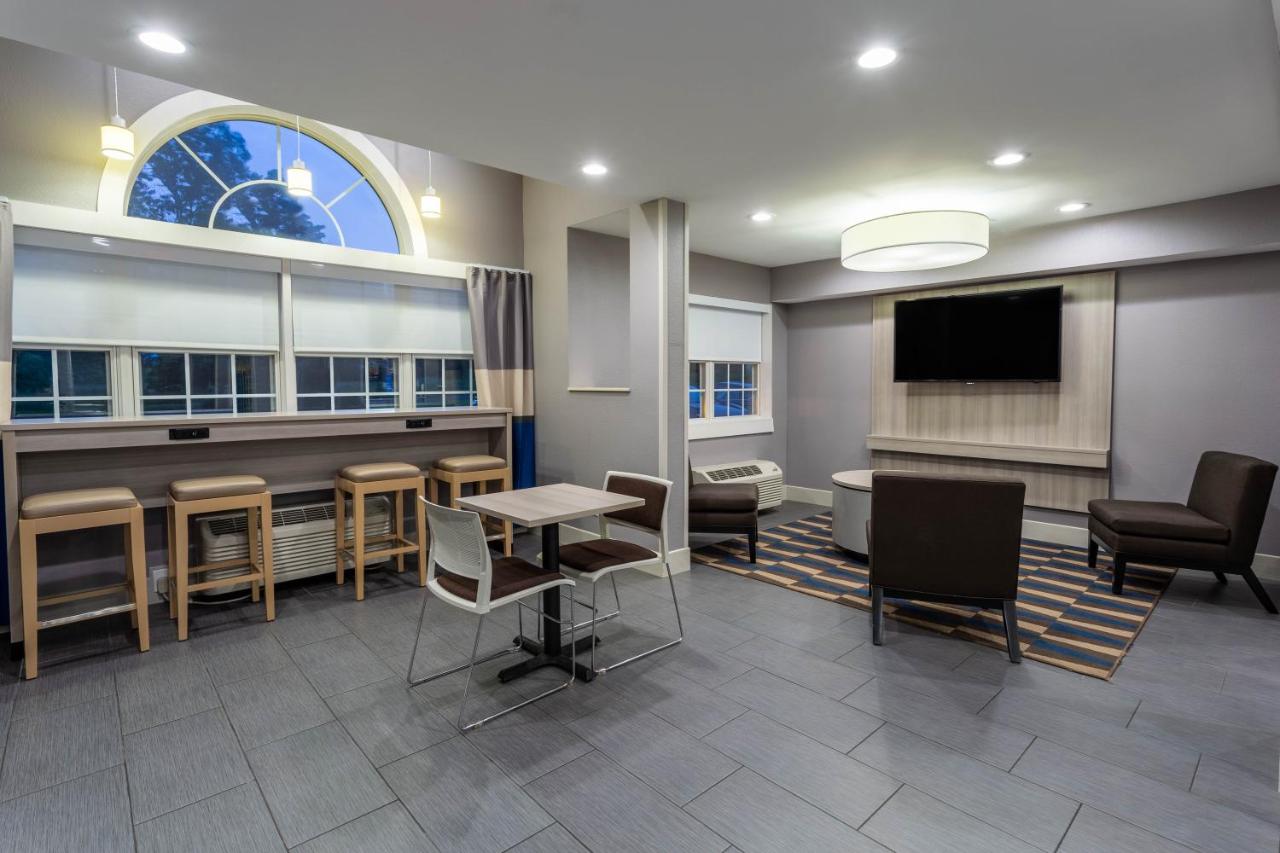 | Microtel Inn & Suites by Wyndham Bethel/Danbury