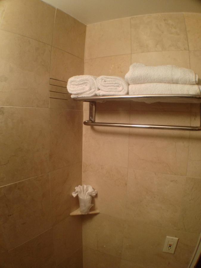 | Parisian Hotel