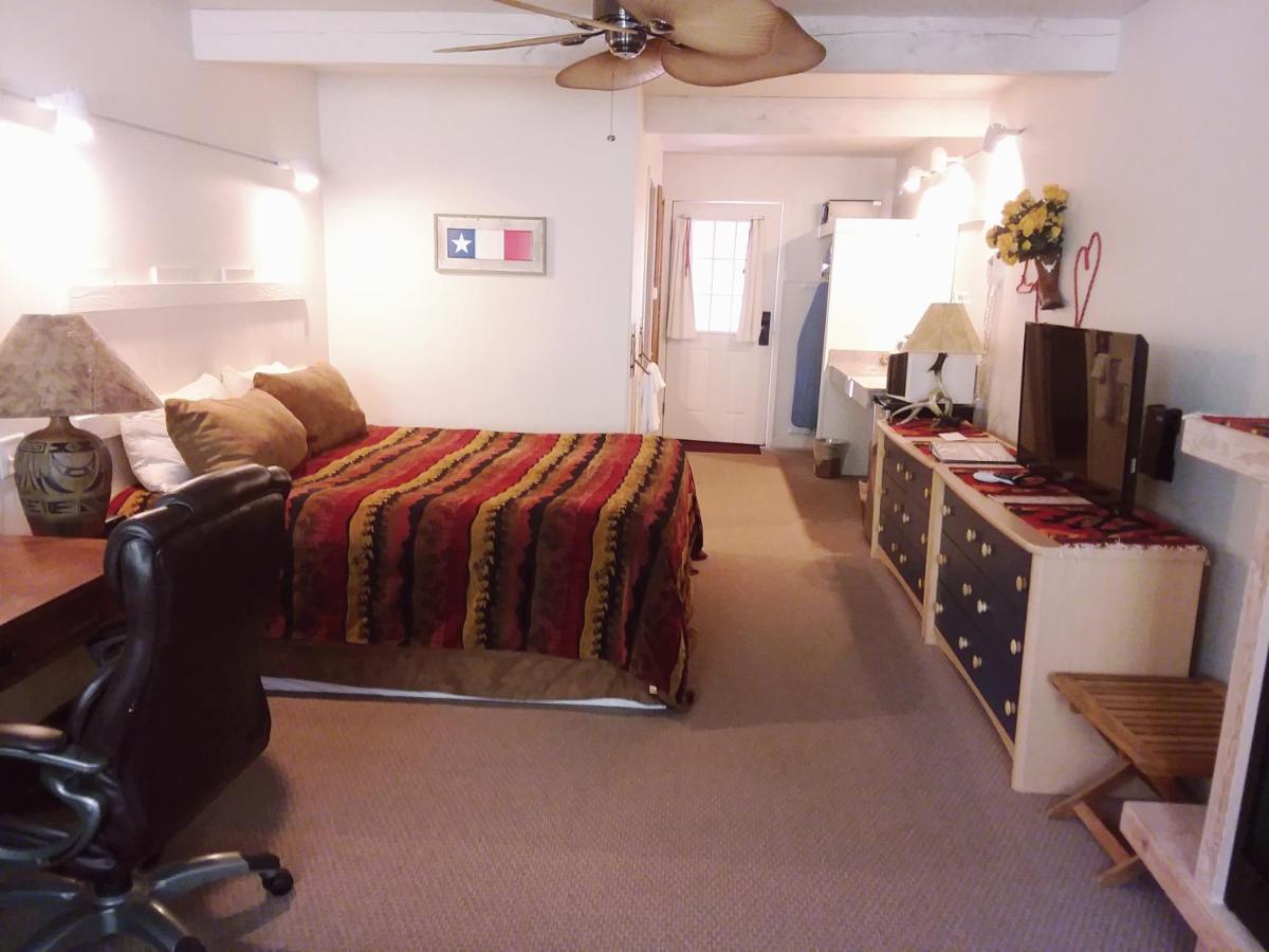 | Hot Springs Inn