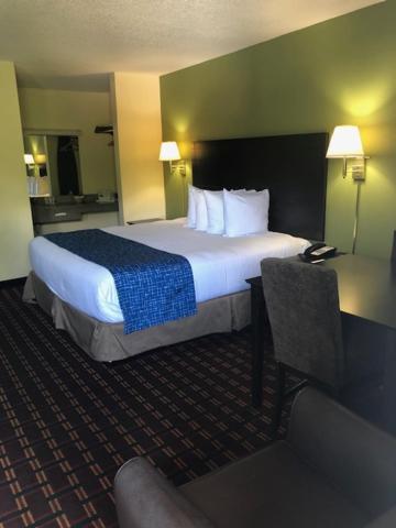King Room - Non-Smoking at Travelodge by Wyndham Clarksville