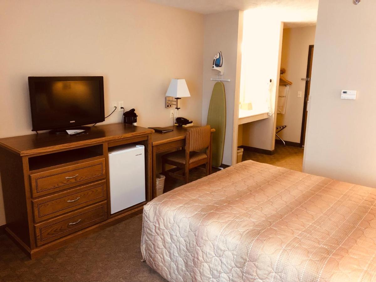 | Shenandoah Inn & Suites