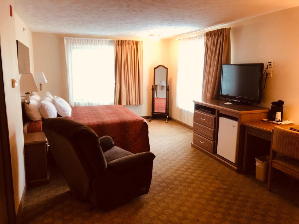 | Shenandoah Inn & Suites