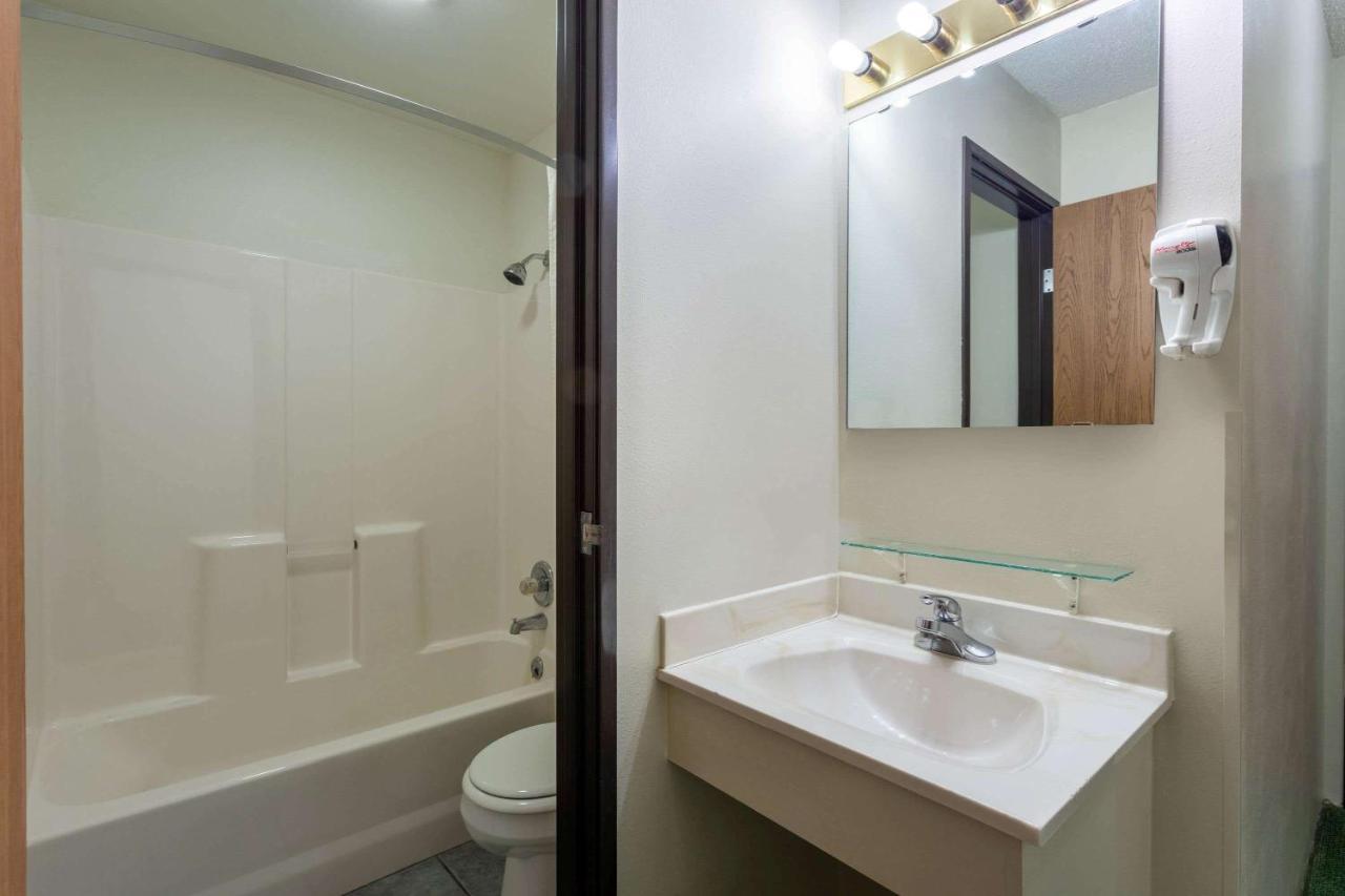 King Studio Suite - Non-Smoking at Super 8 by Wyndham Reedsburg