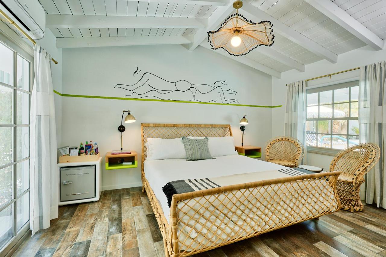King Room at Dive Palm Springs Hotel - 21 & Over