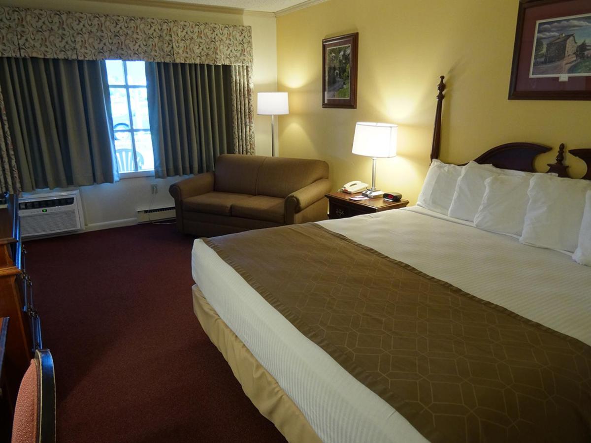 | Bird-in-Hand Family Inn