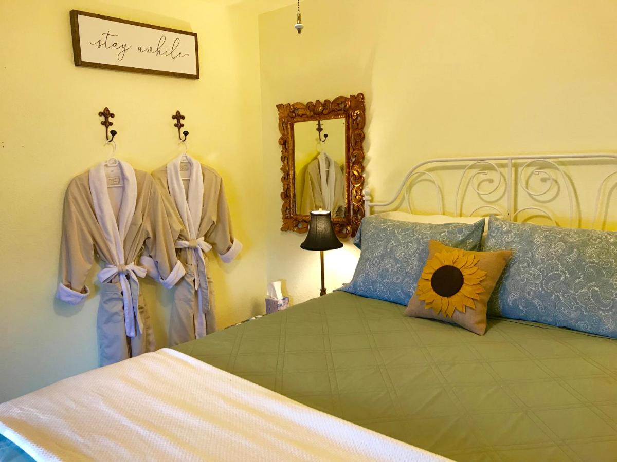  | MaMere's Guest House