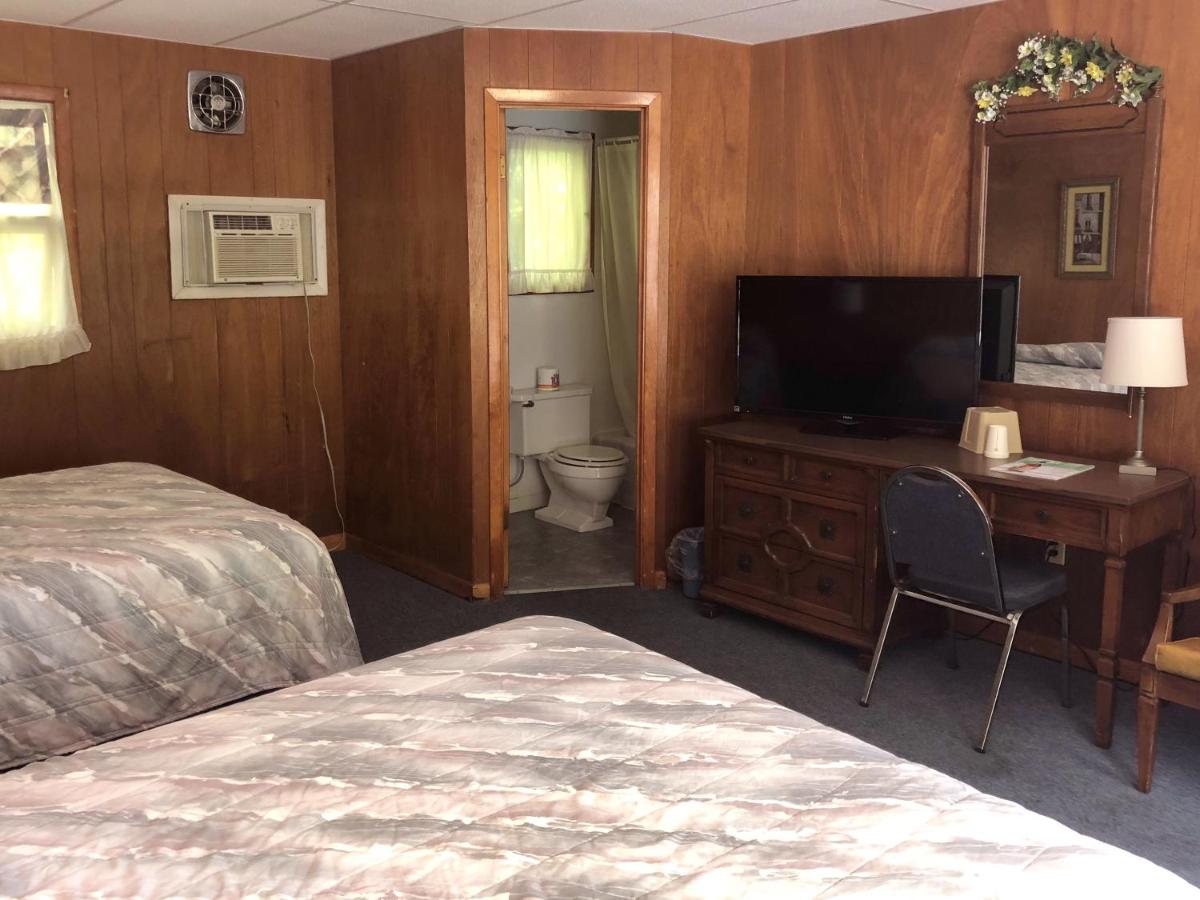  | Showboat Motel Restaurant & Bar