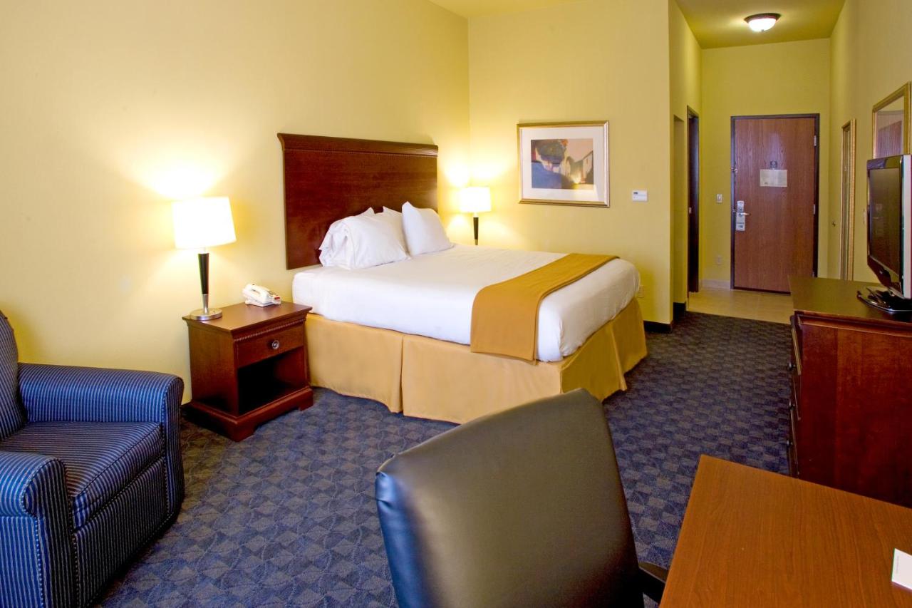 King Room at Holiday Inn Express & Suites Corpus Christi NW - Calallen by IHG