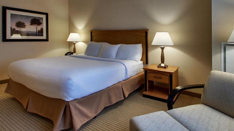 Deluxe King Room at Hollywood Casino Bangor