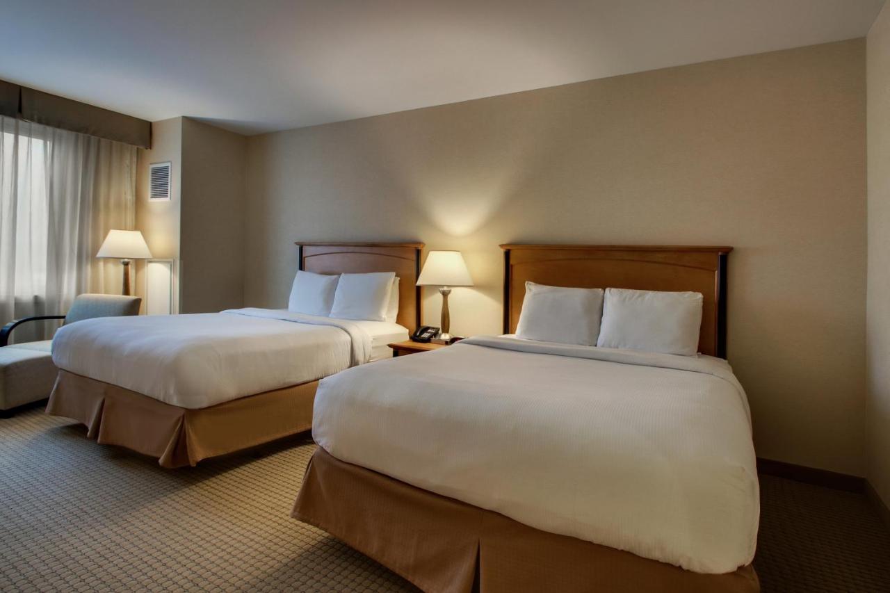 Deluxe Queen Room with Two Queen Beds at Hollywood Casino Bangor