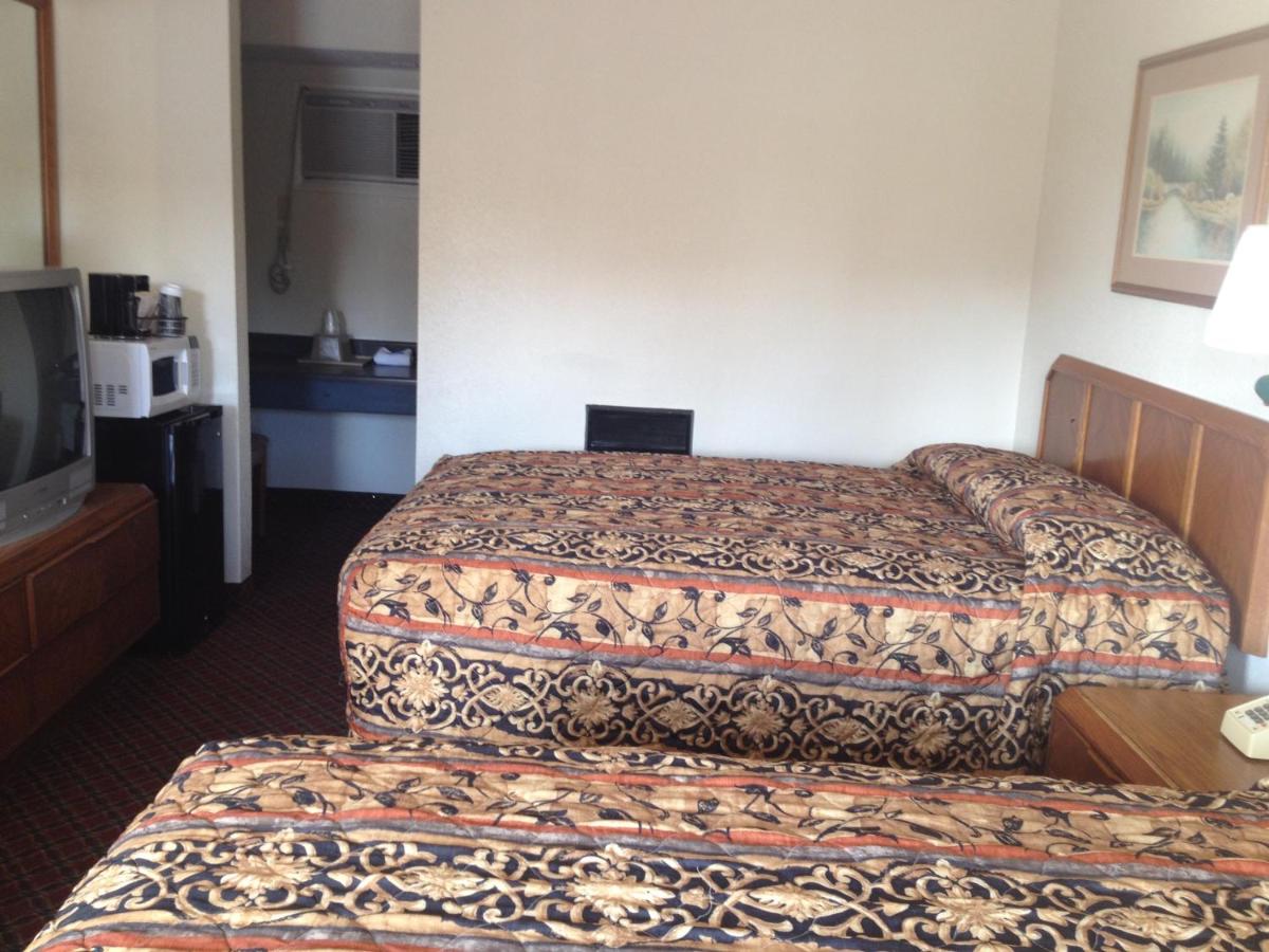 Standard Double Room at Battlefield Inn Springfield