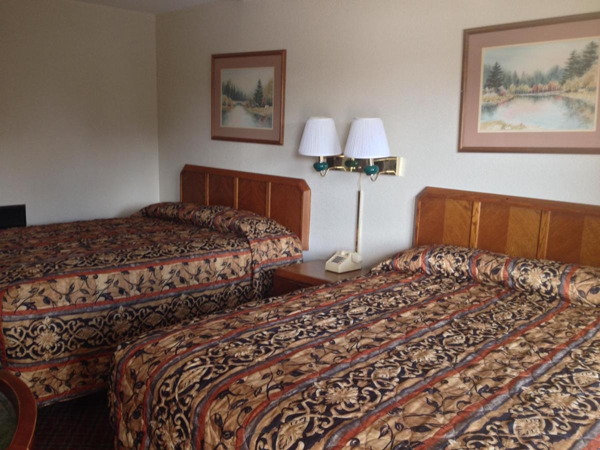 Standard Double Room at Battlefield Inn Springfield